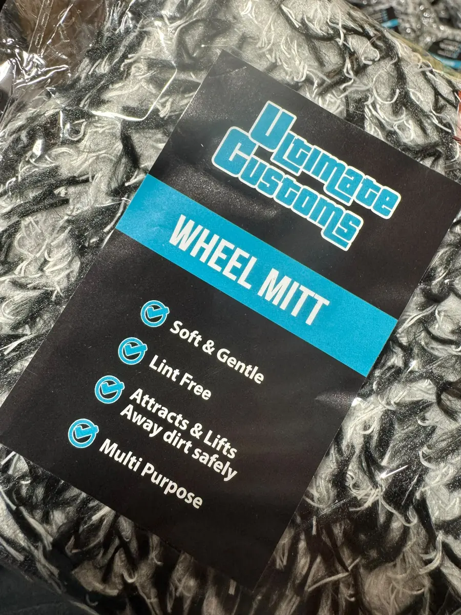 Wheel detailing mitt